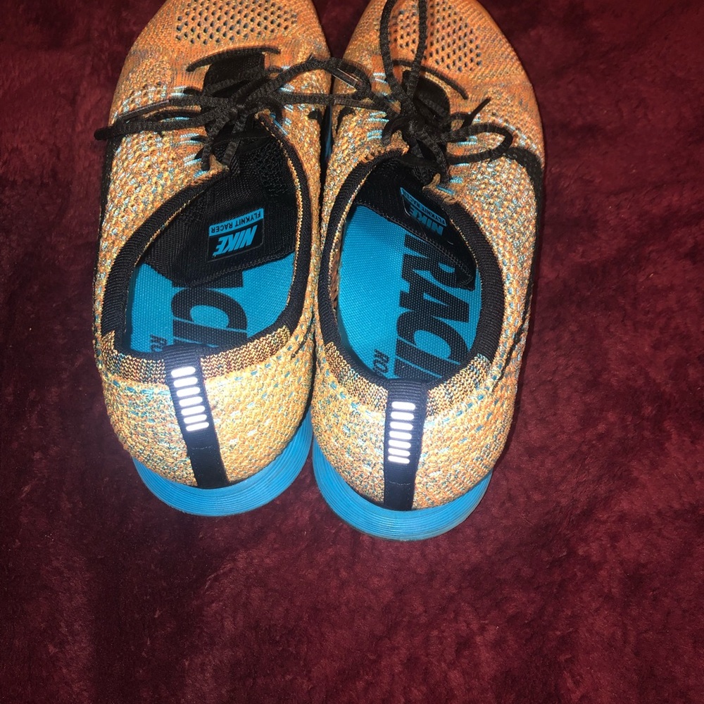 Nike Flyknit Racer - Picture 3 of 4
